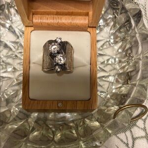 Elegant Gold and Silver Women's Ring